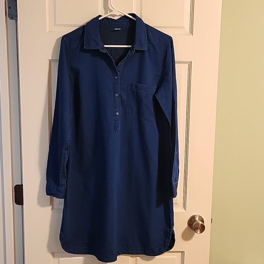 Brand New long sleeve, denim style Old Navy dress. Size M